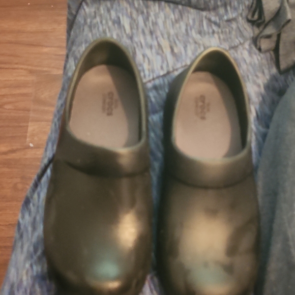 Crocs - Picture 2 of 6